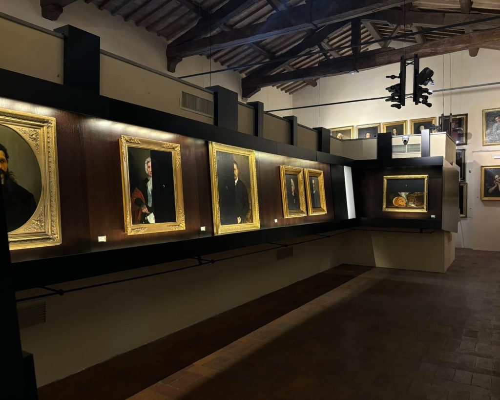 Allestimento 4 La mostra di Nicolò Tomaini esplora il rapporto complesso tra tecnologia e percezione umana